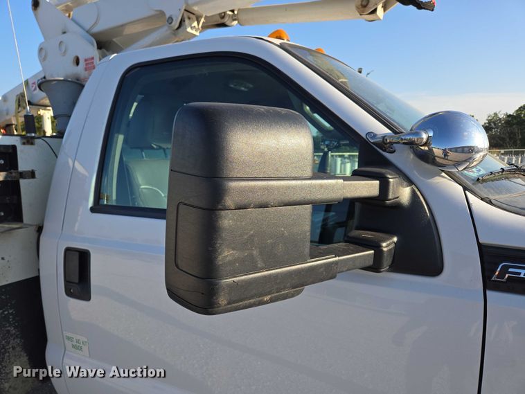 image for item ED2164 2016 Ford F550 Super Duty XL bucket truck