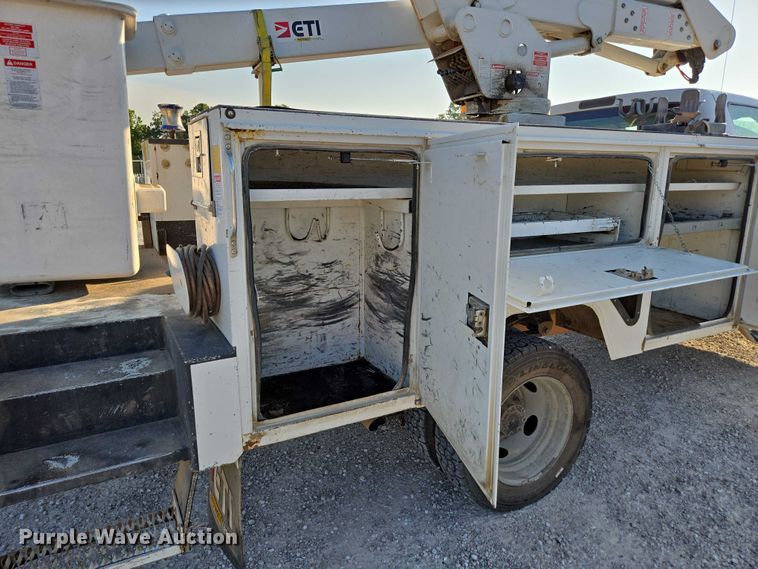 image for item ED2164 2016 Ford F550 Super Duty XL bucket truck