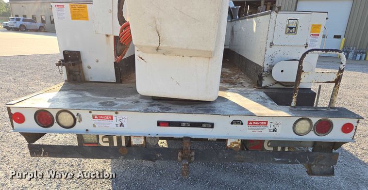 image for item ED2164 2016 Ford F550 Super Duty XL bucket truck