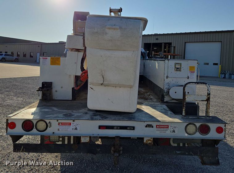 image for item ED2164 2016 Ford F550 Super Duty XL bucket truck