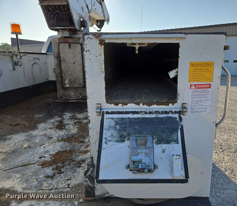 image for item ED2164 2016 Ford F550 Super Duty XL bucket truck