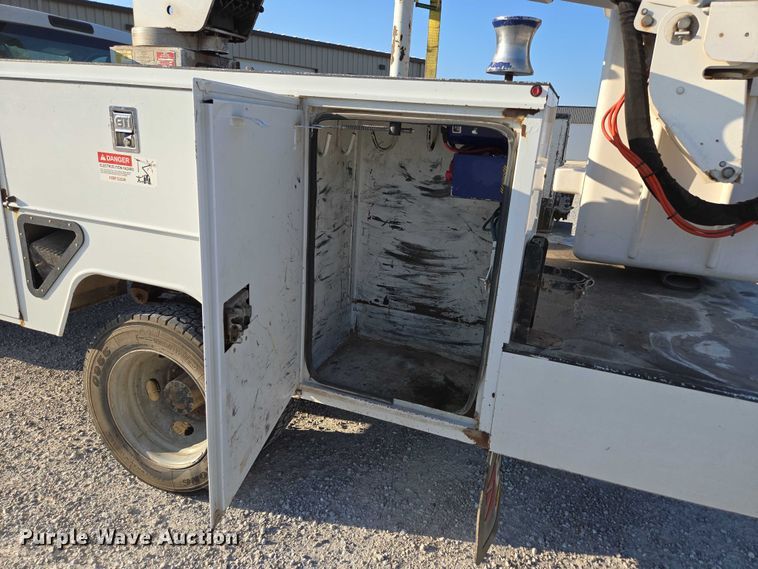 image for item ED2164 2016 Ford F550 Super Duty XL bucket truck