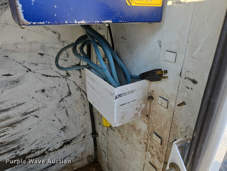 image for item ED2164 2016 Ford F550 Super Duty XL bucket truck