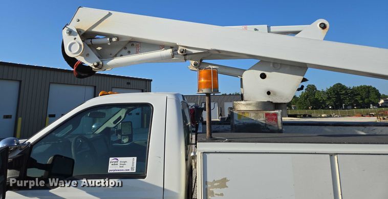 image for item ED2164 2016 Ford F550 Super Duty XL bucket truck
