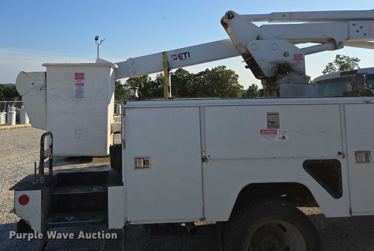 image for item ED2164 2016 Ford F550 Super Duty XL bucket truck