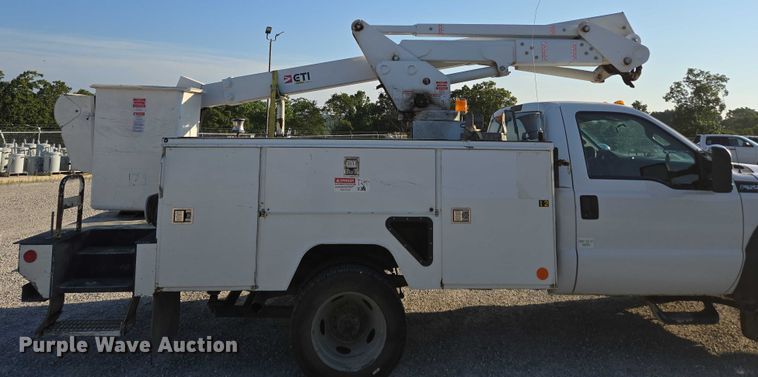 image for item ED2164 2016 Ford F550 Super Duty XL bucket truck