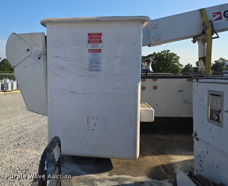 image for item ED2164 2016 Ford F550 Super Duty XL bucket truck