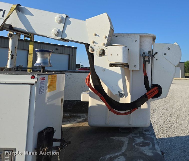 image for item ED2164 2016 Ford F550 Super Duty XL bucket truck