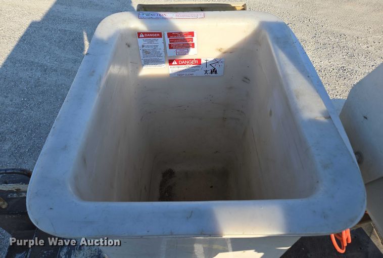 image for item ED2164 2016 Ford F550 Super Duty XL bucket truck