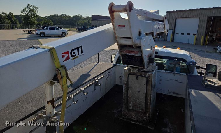 image for item ED2164 2016 Ford F550 Super Duty XL bucket truck