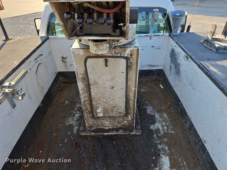 image for item ED2164 2016 Ford F550 Super Duty XL bucket truck