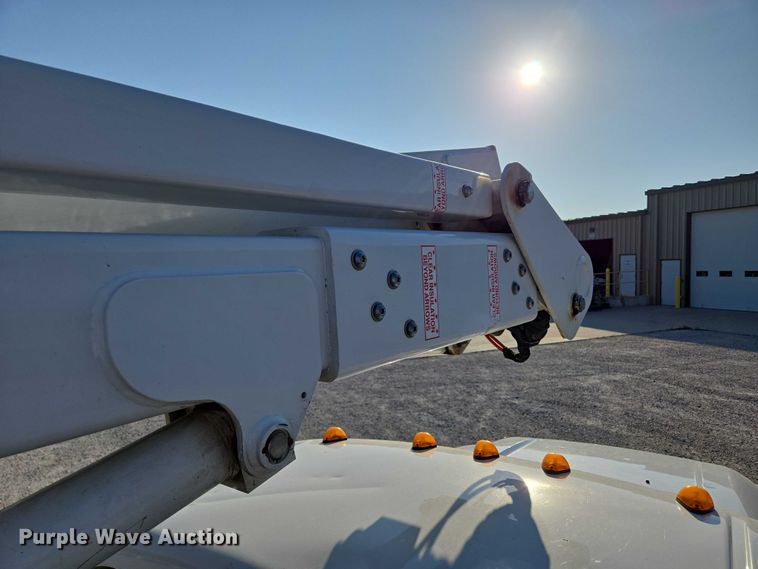 image for item ED2164 2016 Ford F550 Super Duty XL bucket truck