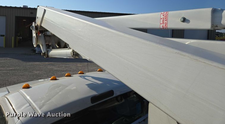 image for item ED2164 2016 Ford F550 Super Duty XL bucket truck