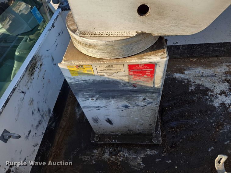 image for item ED2164 2016 Ford F550 Super Duty XL bucket truck