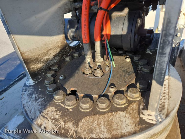 image for item ED2164 2016 Ford F550 Super Duty XL bucket truck