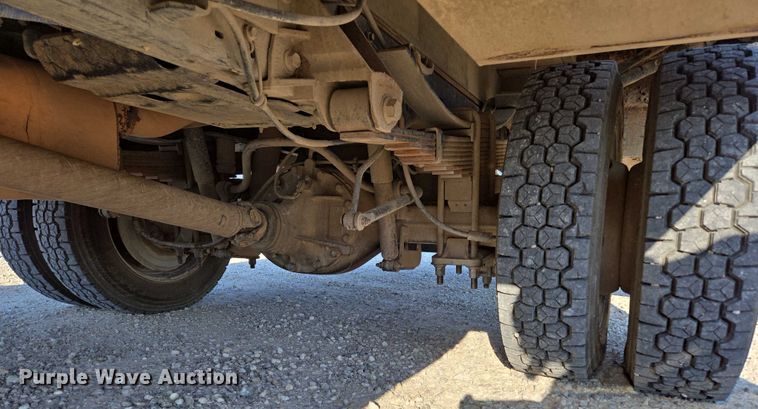 image for item ED2164 2016 Ford F550 Super Duty XL bucket truck