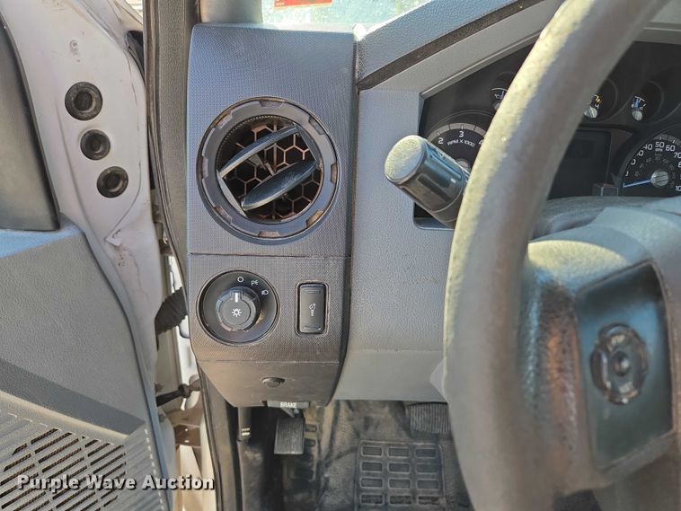 image for item ED2164 2016 Ford F550 Super Duty XL bucket truck