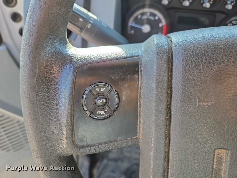 image for item ED2164 2016 Ford F550 Super Duty XL bucket truck