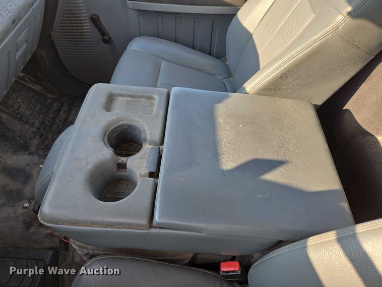 image for item ED2164 2016 Ford F550 Super Duty XL bucket truck