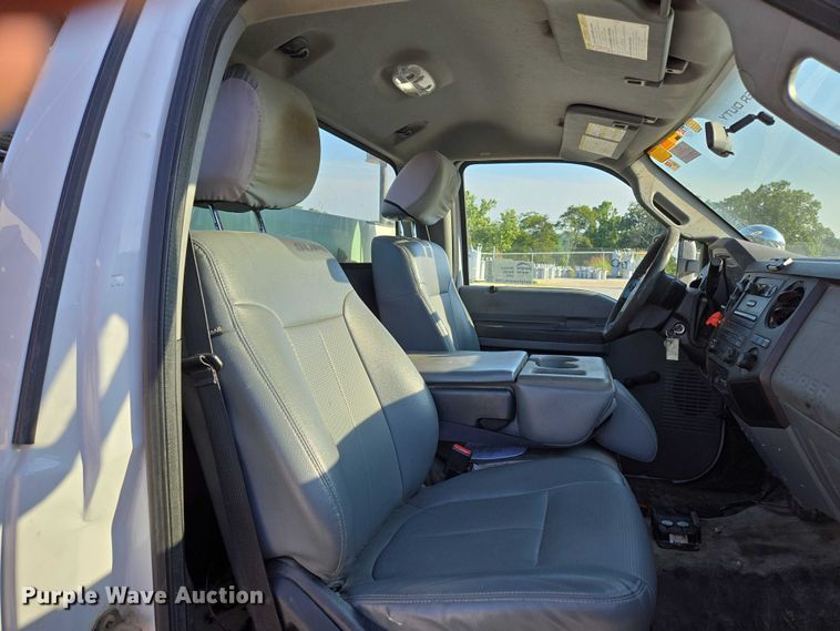 image for item ED2164 2016 Ford F550 Super Duty XL bucket truck