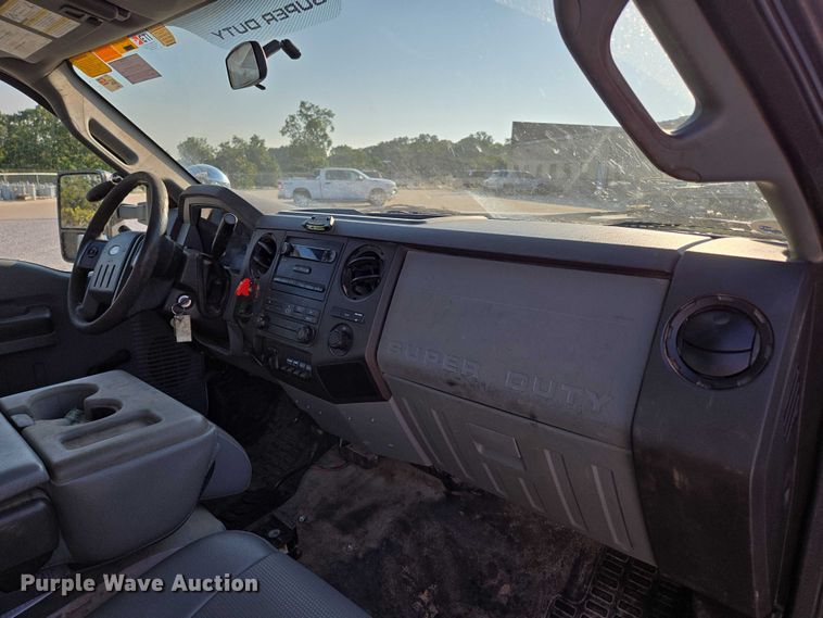 image for item ED2164 2016 Ford F550 Super Duty XL bucket truck