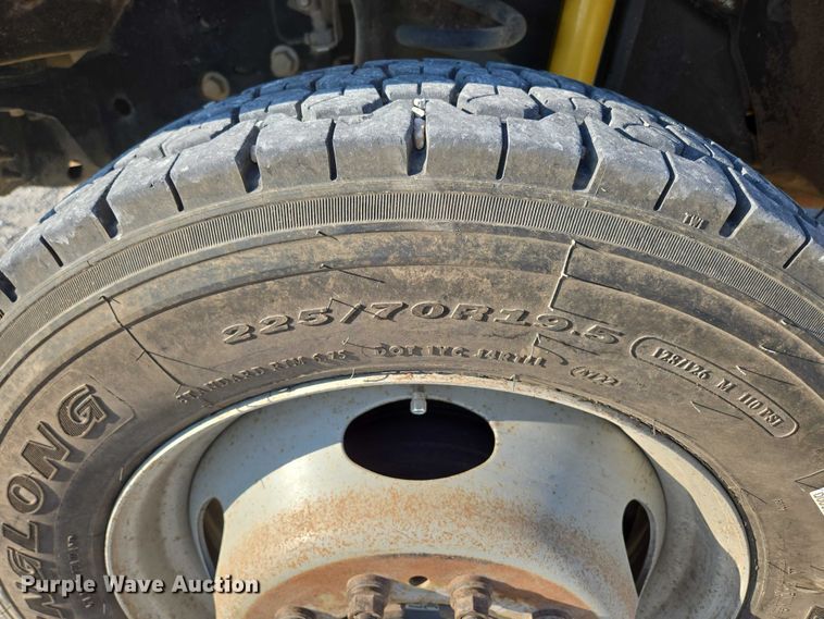 image for item ED2164 2016 Ford F550 Super Duty XL bucket truck