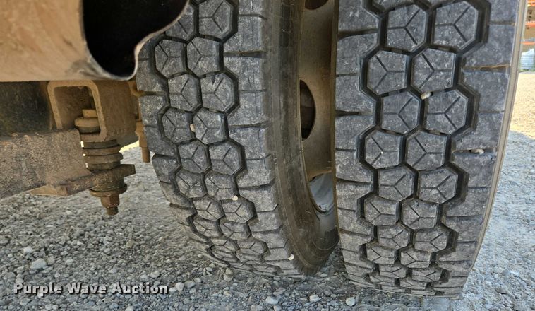 image for item ED2164 2016 Ford F550 Super Duty XL bucket truck