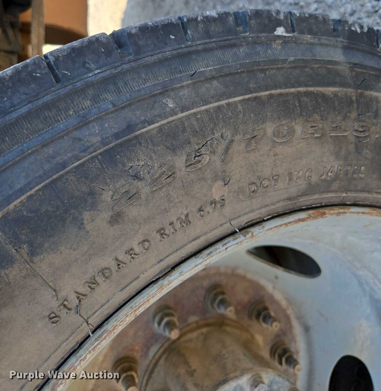 image for item ED2164 2016 Ford F550 Super Duty XL bucket truck