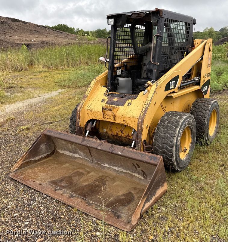 MINI CARGADOR SOBRE RUEDAS 2007 CATERPILLAR 236B2