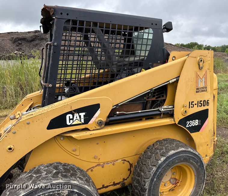 image for item ED4331 2007 Caterpillar 236B2 skid steer loader