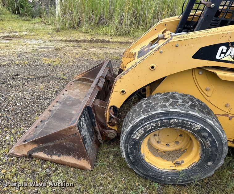 image for item ED4331 2007 Caterpillar 236B2 skid steer loader