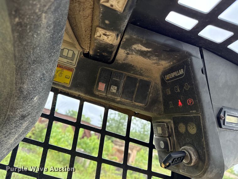 image for item ED4331 2007 Caterpillar 236B2 skid steer loader