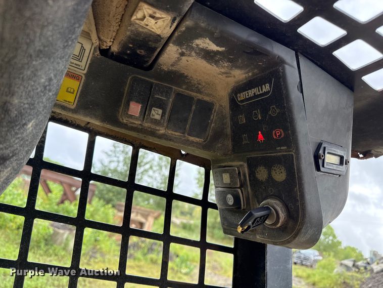 image for item ED4331 2007 Caterpillar 236B2 skid steer loader