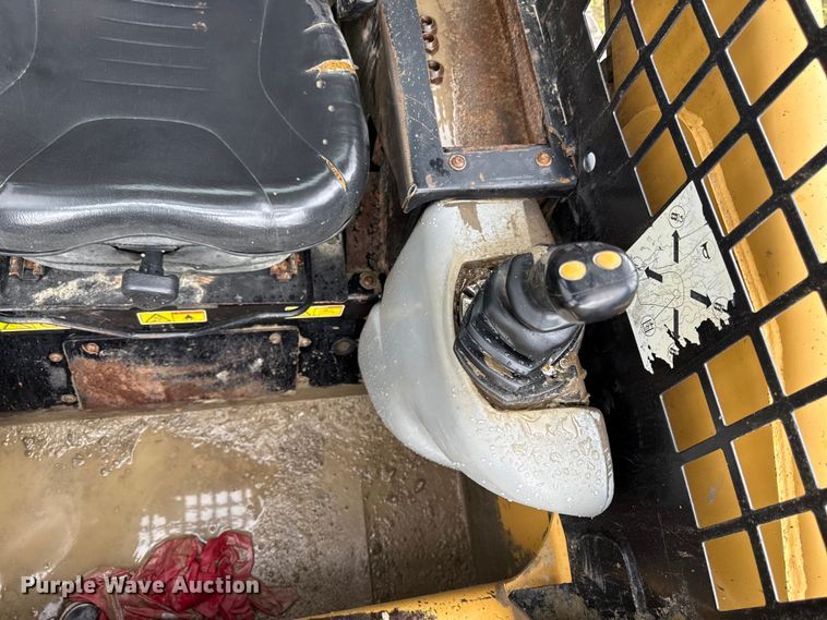 image for item ED4331 2007 Caterpillar 236B2 skid steer loader