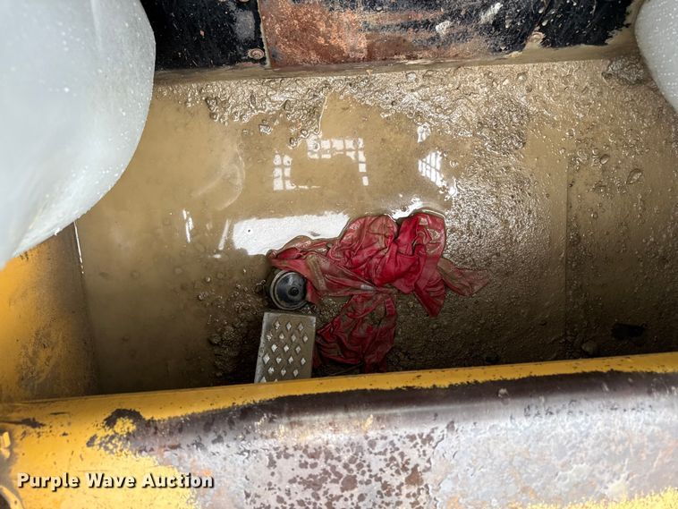 image for item ED4331 2007 Caterpillar 236B2 skid steer loader