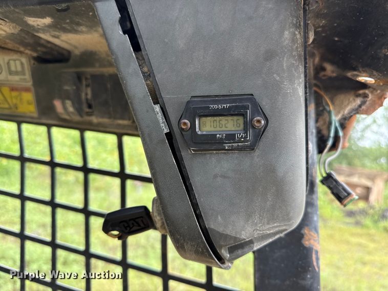 image for item ED4331 2007 Caterpillar 236B2 skid steer loader