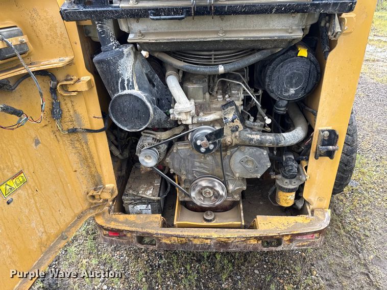 image for item ED4331 2007 Caterpillar 236B2 skid steer loader