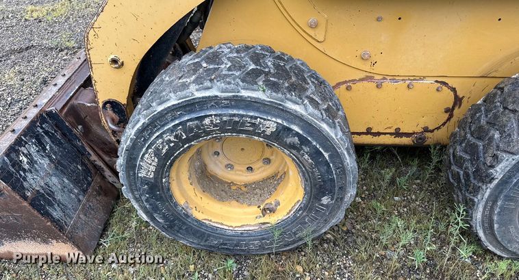 image for item ED4331 2007 Caterpillar 236B2 skid steer loader
