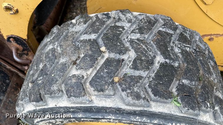 image for item ED4331 2007 Caterpillar 236B2 skid steer loader