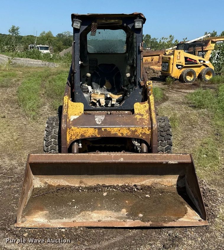 MINI CARGADOR SOBRE RUEDAS 2012 CATERPILLAR 226B3