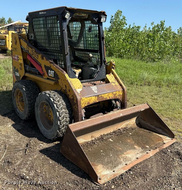 MINI CARGADOR SOBRE RUEDAS 2012 CATERPILLAR 226B3