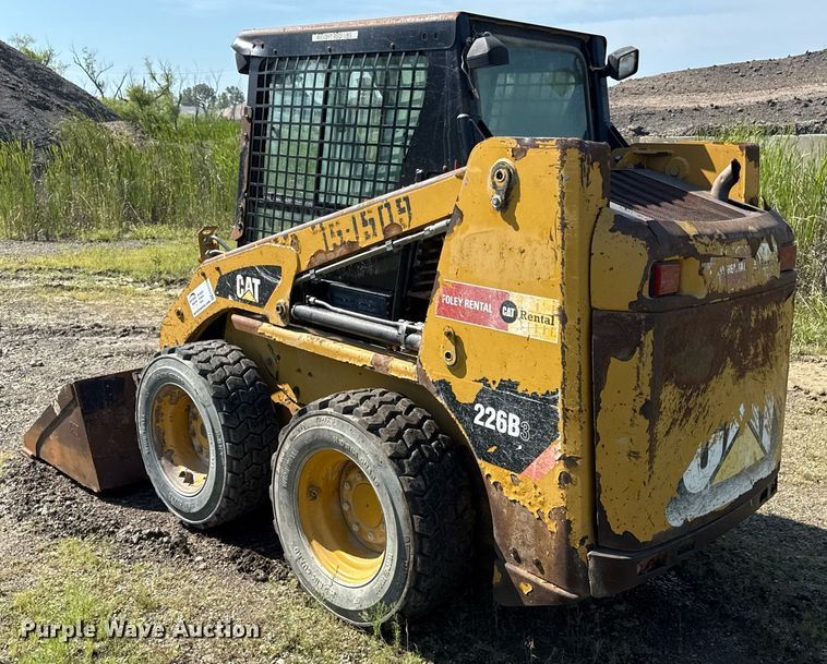 image for item ED4332 2012 Caterpillar 226B3 skid steer loader