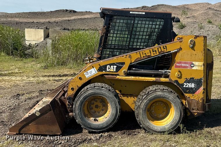 image for item ED4332 2012 Caterpillar 226B3 skid steer loader