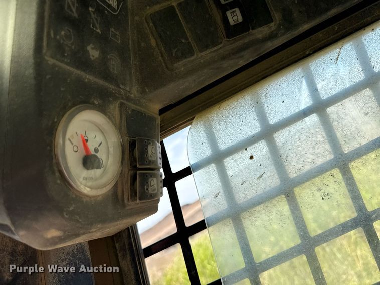 image for item ED4332 2012 Caterpillar 226B3 skid steer loader