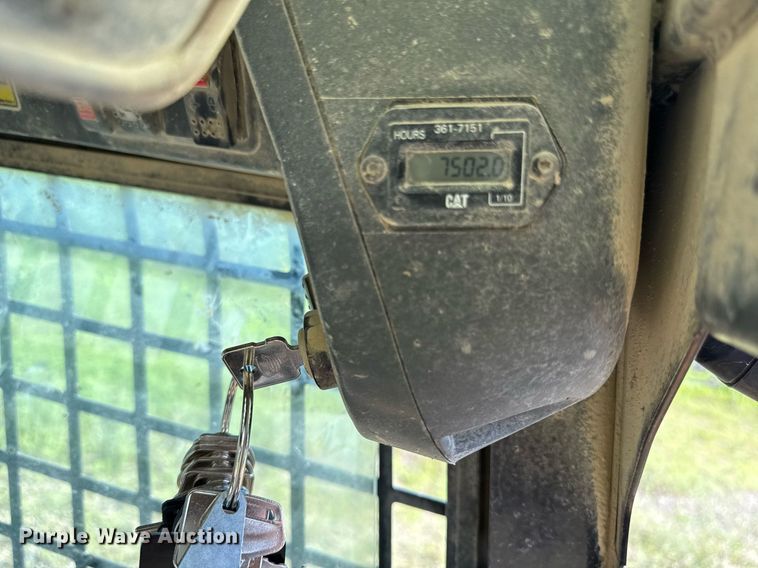 image for item ED4332 2012 Caterpillar 226B3 skid steer loader