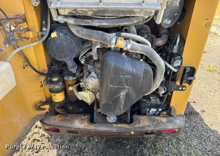 image for item ED4332 2012 Caterpillar 226B3 skid steer loader