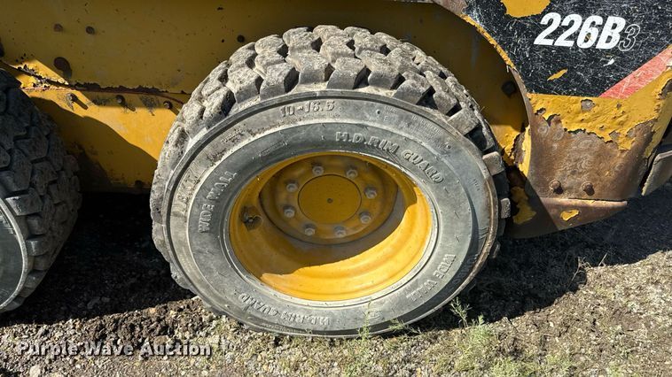 image for item ED4332 2012 Caterpillar 226B3 skid steer loader