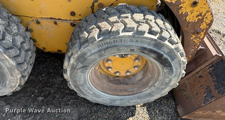 image for item ED4332 2012 Caterpillar 226B3 skid steer loader