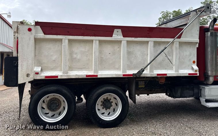 image for item ED4333 1995 Freightliner FLD 112 dump truck