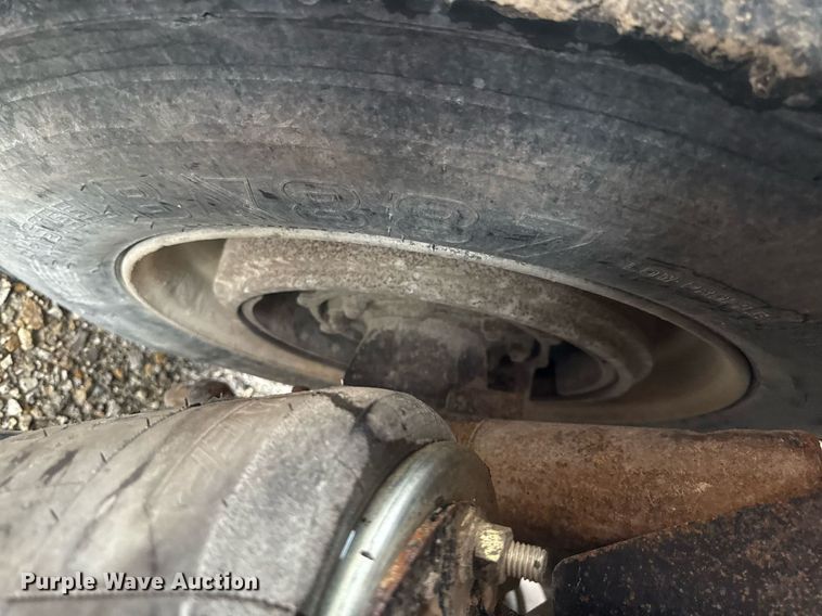 image for item ED4333 1995 Freightliner FLD 112 dump truck